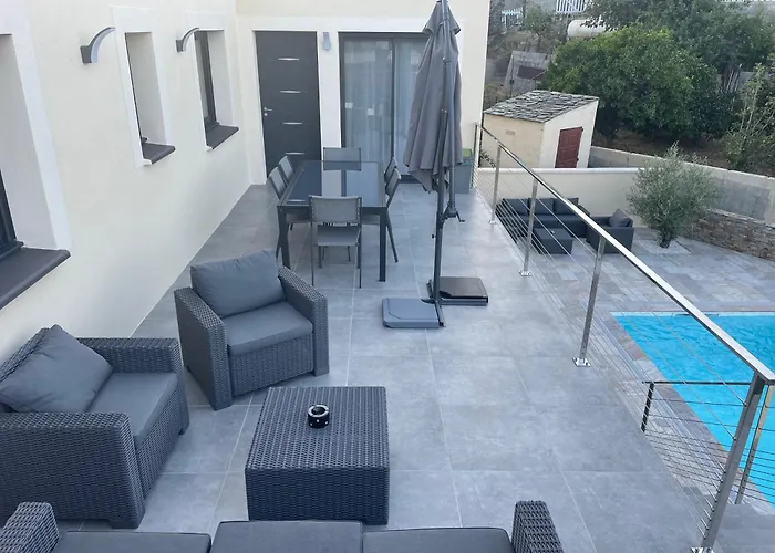 Belle Maison Avec Piscine *