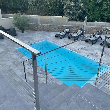 Belle Maison Avec Piscine * Фуриани