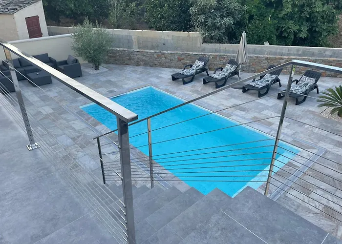 Belle Maison Avec Piscine * Фуриани